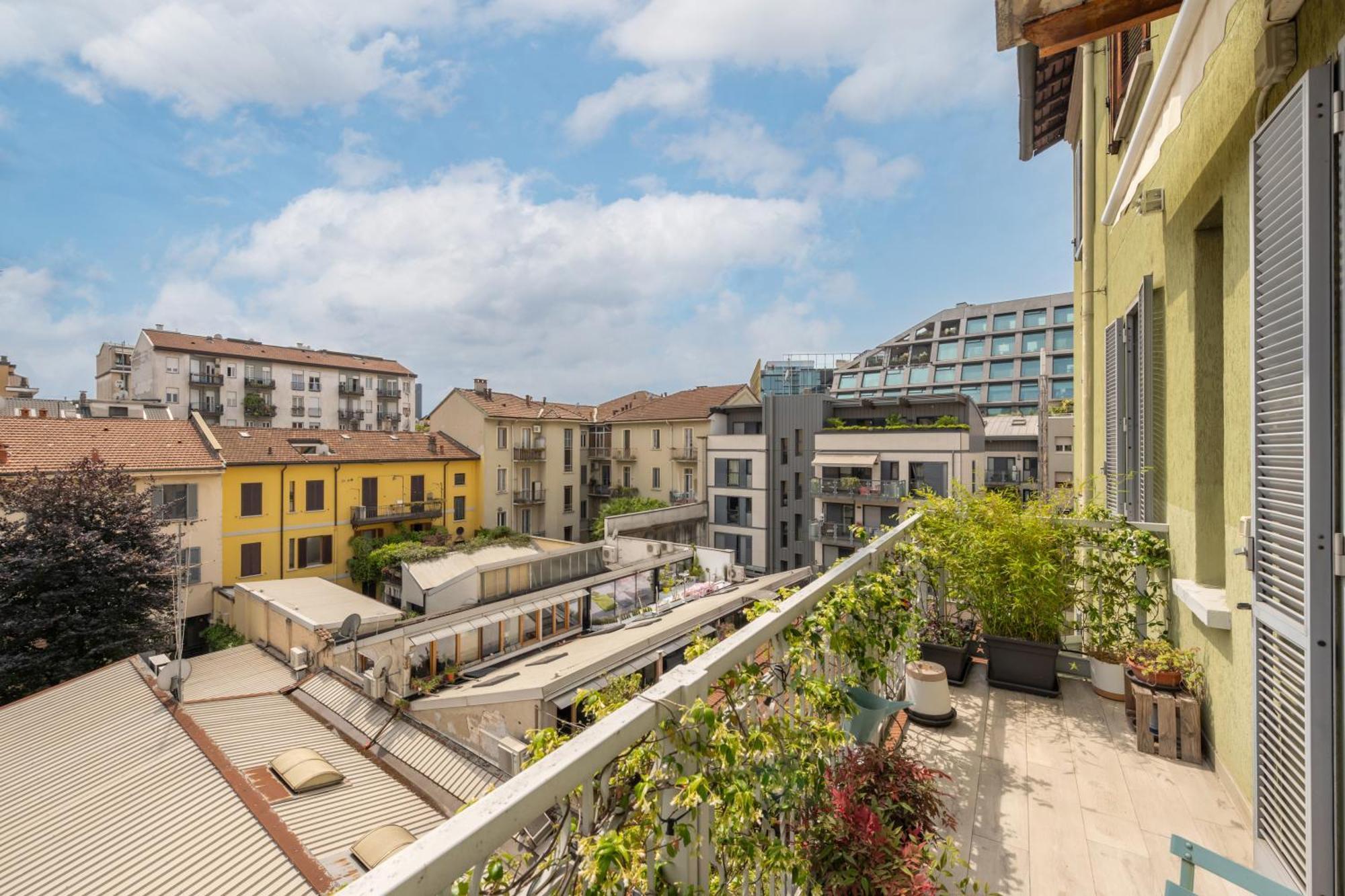 Milano Isola - Bright 2-Room Apartment With Balcony Luaran gambar