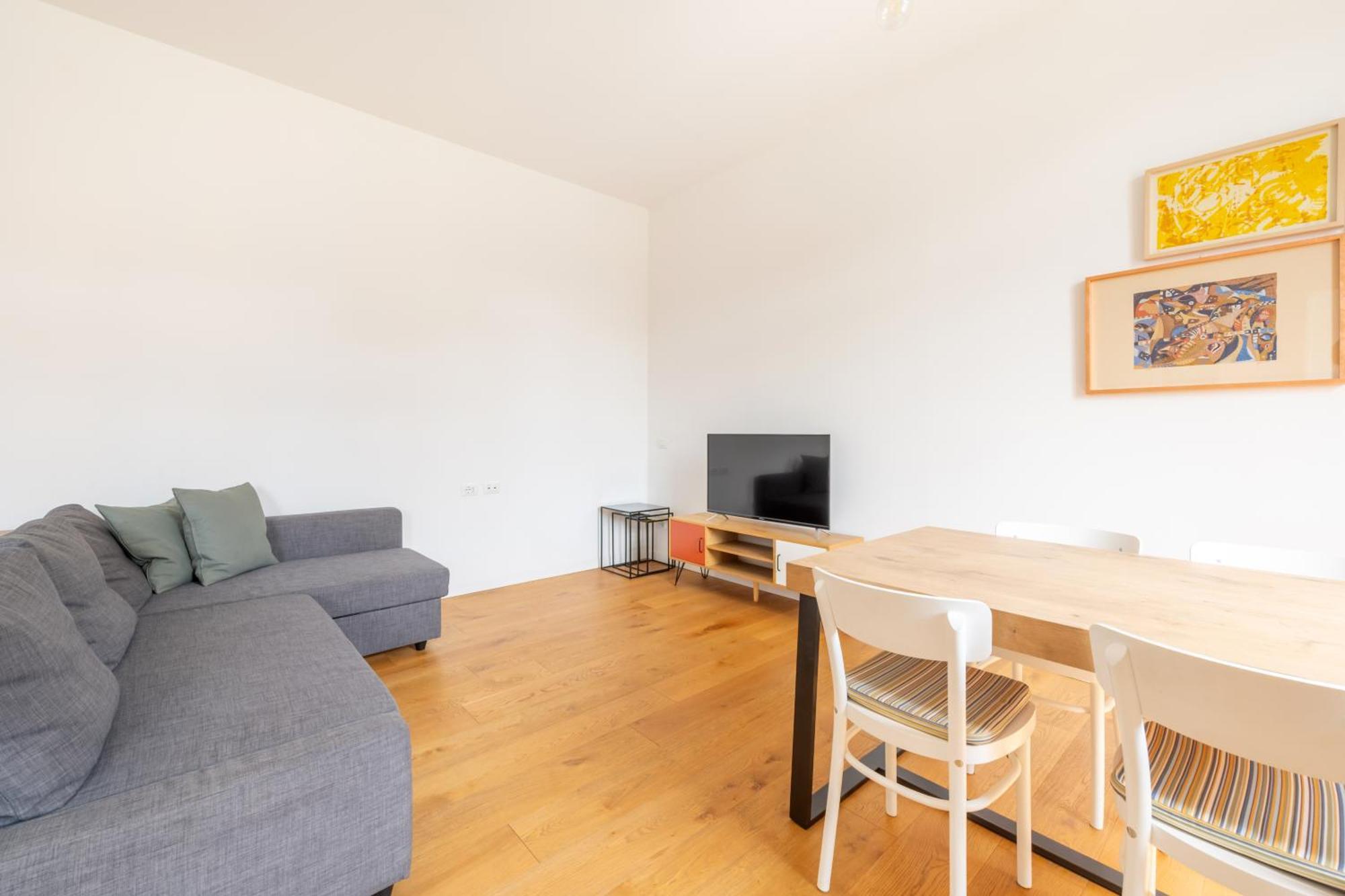 Milano Isola - Bright 2-Room Apartment With Balcony Luaran gambar